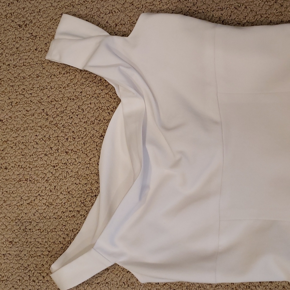 Black Halo Jackie O Off Shoulder Dress - Picture 3 of 9